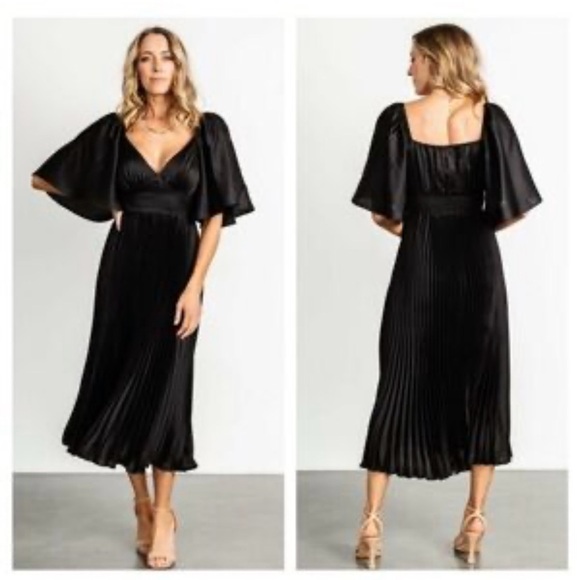 Baltic Born Dresses & Skirts - Baltic Born Aubree Accordion Pleated V-Neck A-Line Midi Dress Black Large NWT